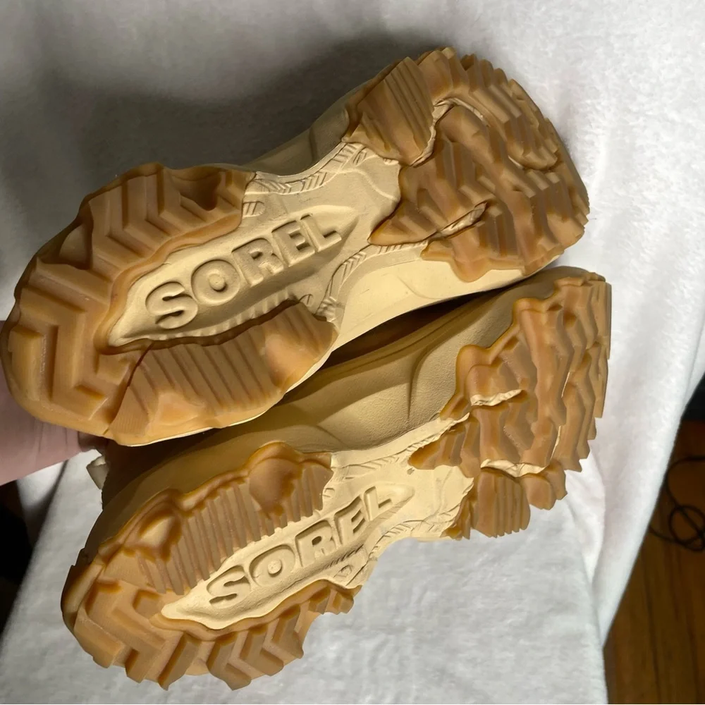 Sorel Kinetic Breakthru Acadia Boots Waterproof Suede Women’s 8.5